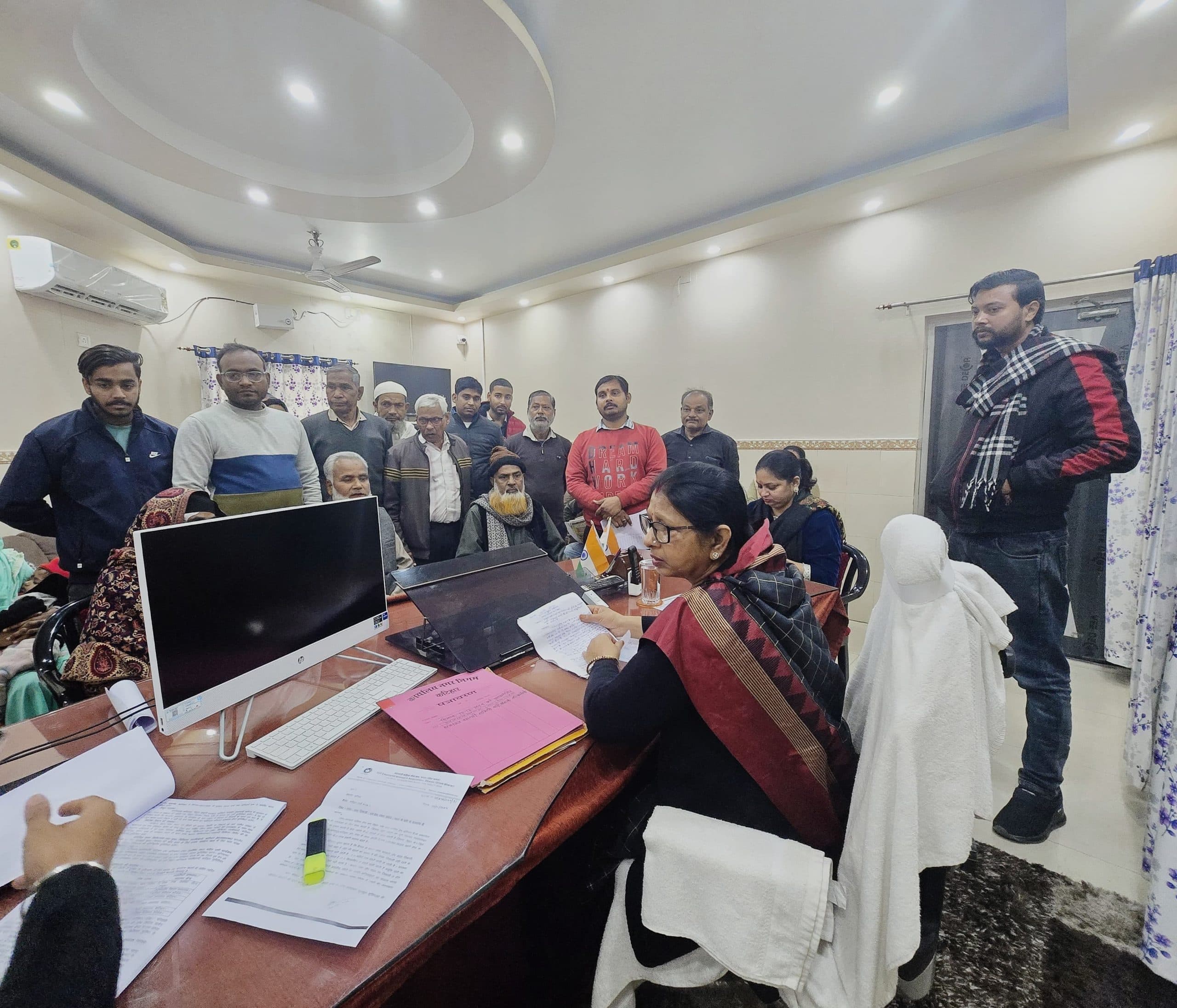 वाडों में व्याप्त समस्याओं से फरियादियों ने मेयर को कराया अवगत