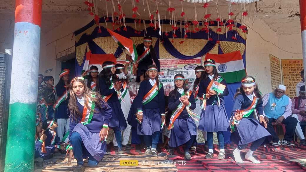 सांस्कृतिक कार्यक्रम में बच्चों ने दिखायी प्रतिभा