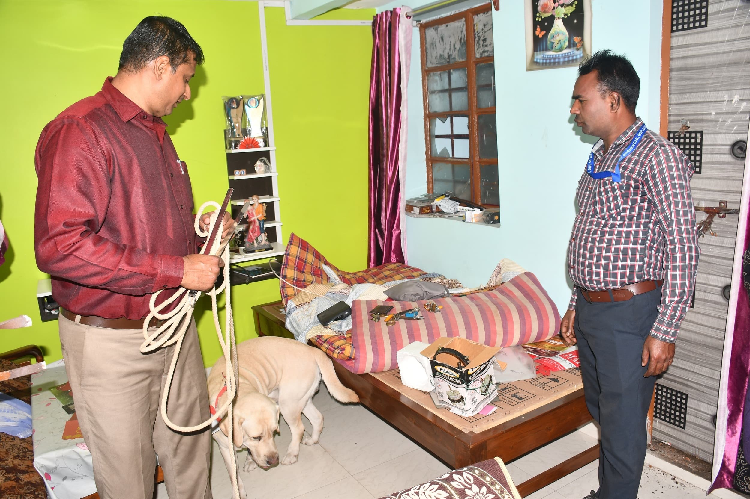 Bokaro News : पत्नी का इलाज कराने कोलकाता गया है परिवार, घर में हो गयी चोरी