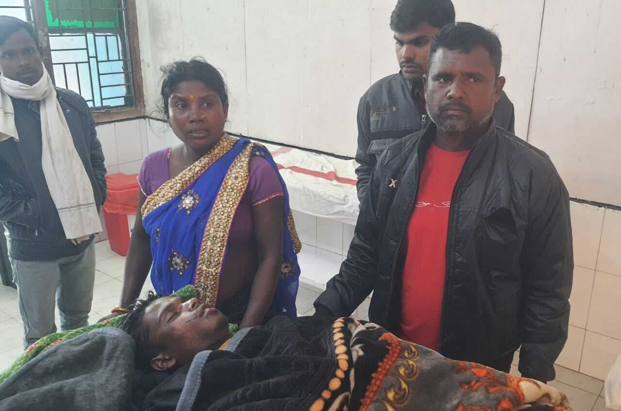 बाइक दुर्घटना में युवक गंभीर रूप से घायल, देवघर रेफर