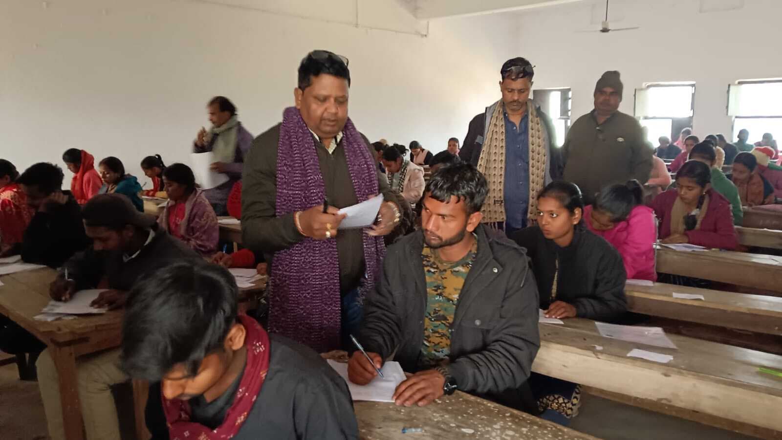 शांतिपूर्ण हो रही है तृतीय सेमेस्टर की परीक्षा