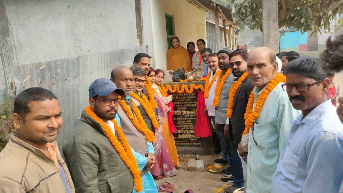 बारसोई मुख्य पार्षद ने किया नाला निर्माण का शिलान्यास