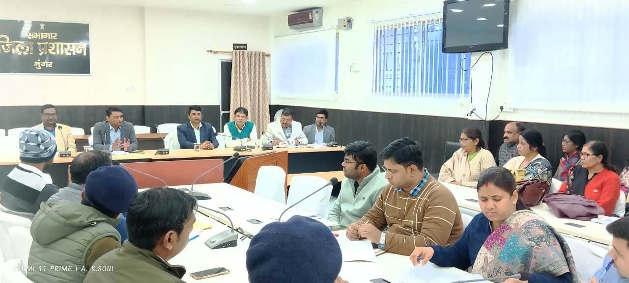 इंटर परीक्षा का शांतिपूर्ण व कदाचारमुक्त संचालन सभी की जिम्मेदारी: डीएम