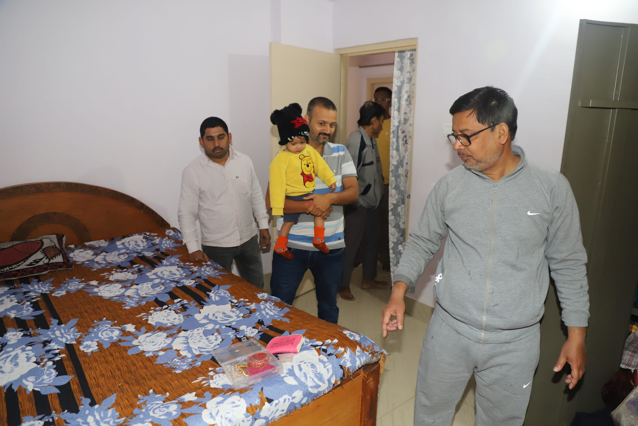 Jamshedpur News : रॉक गार्डन में छह फ्लैट से 35 लाख के गहने व डेढ़ लाख नकद की चोरी, चोर गिरोह गमछा बांध तीन दिन से उड़ा रहा लोगों की नींद