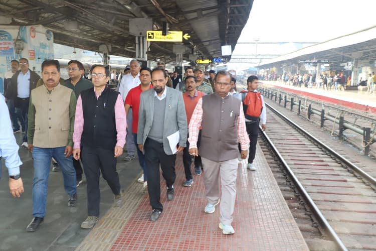 Jamshedpur News : जून में शुरू होगा टाटनगर रेलवे स्टेशन के रीडेवलपमेंट का काम, अतिक्रमण हटेगा, मगर...