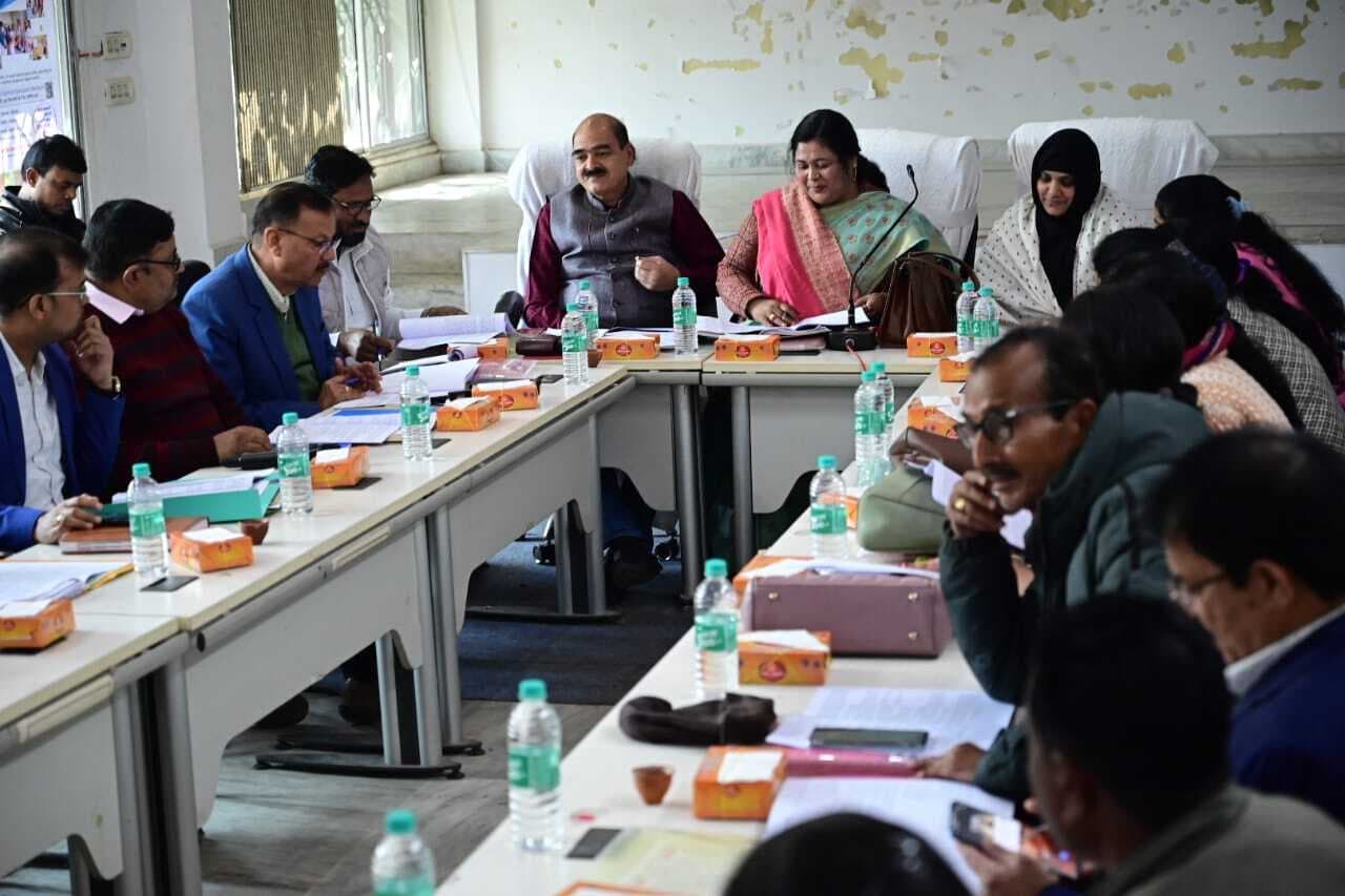 Deoghar News : जिला परिषद की दुकानों के बकायेदार की बंदोबस्ती होगी रद्द