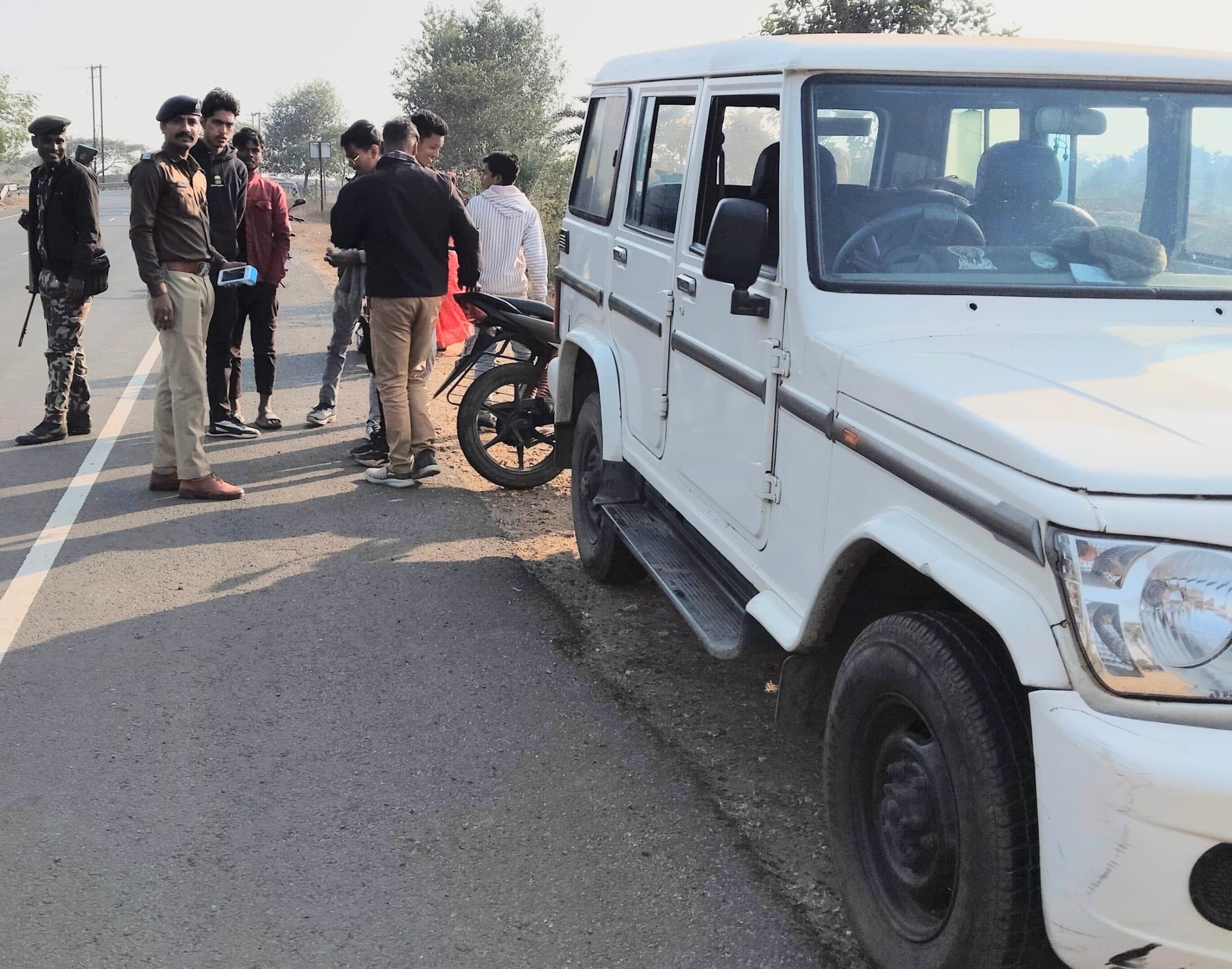 चंद्रमंडीह पुलिस ने चलाया वाहन जांच अभियान