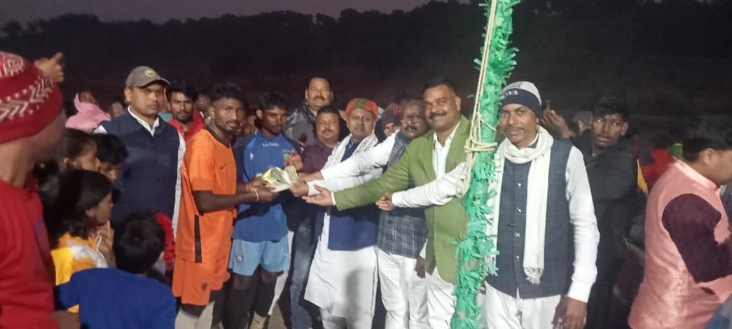 पेनाल्टी शूट में दिग्घी सीमानपुर की टीम ने जीता फाइनल मुकाबला