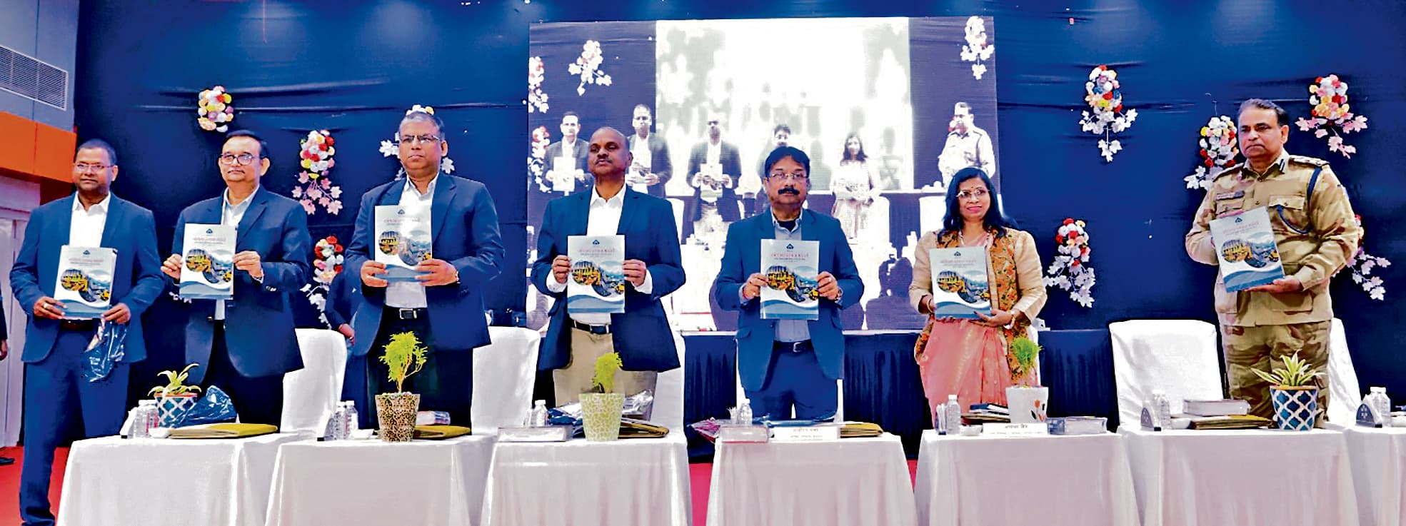 Dhanbad News : अंतरराष्ट्रीय स्तर पर बढ़ रही है हिंदी की पहचान : सीएमडी