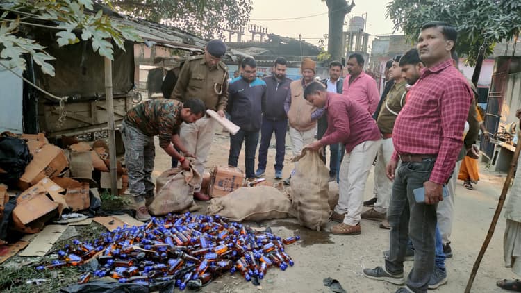 तीन मामलों में जब्त देसी व विदेशी शराब का हुआ विनष्टीकरण