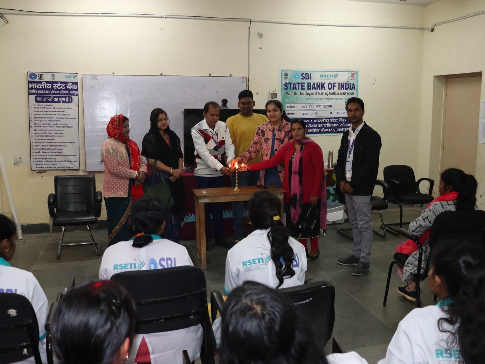 30 दिवसीय महिला वस्त्र निर्माण प्रशिक्षण का हुआ शुभारंभ