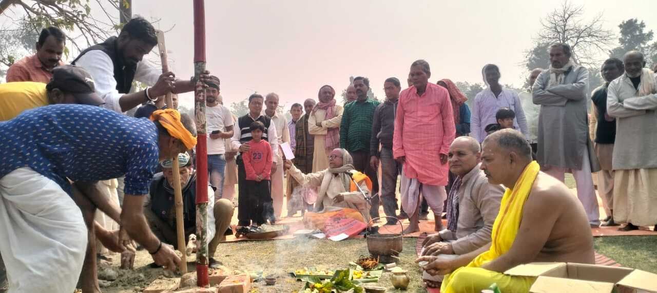 महारुद्र यज्ञ को लेकर किया ध्वजारोहण