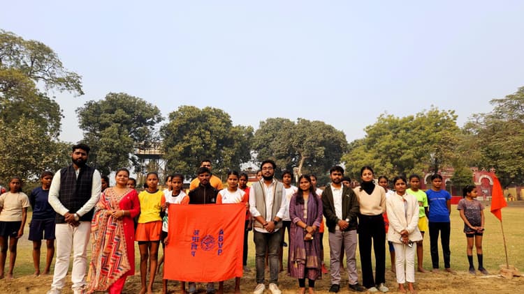 भव्य नगर खेल कुंभ का आयोजन, खिलाड़ियों ने दिखाया शानदार प्रदर्शन