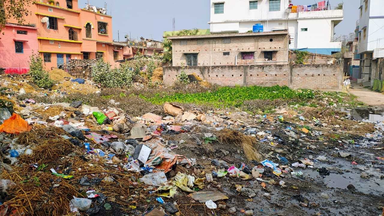 बरसात में होता है जलजमाव, आवागमन में होती है परेशानी, पेयजलापूर्ति को भी दुरुस्त करने की है जरूरत