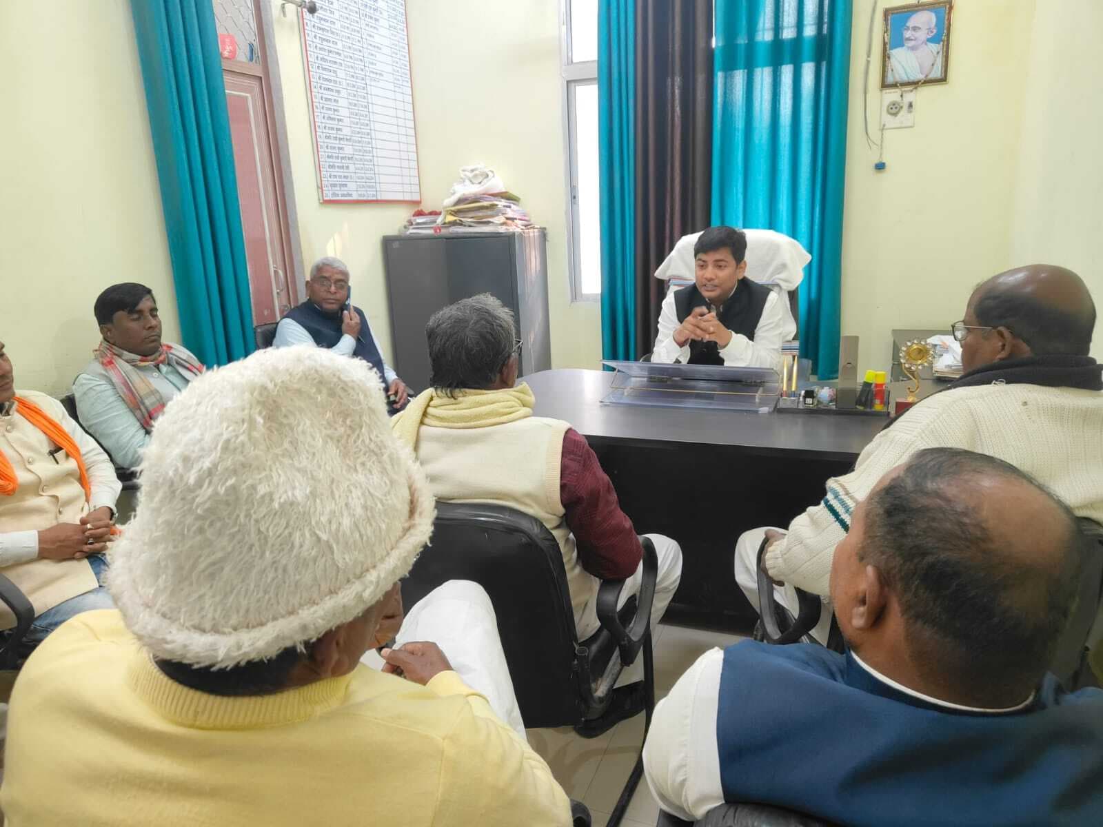 सीएम के प्रगति यात्रा को लेकर बीडीओ ने जनप्रतिनिधियों के साथ की बैठक