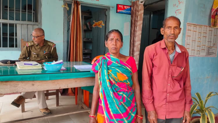 पुत्र को गोली मारकर जख्मी करने के मामले में अब पत्नी को दे रहा केस उठाने की धमकी