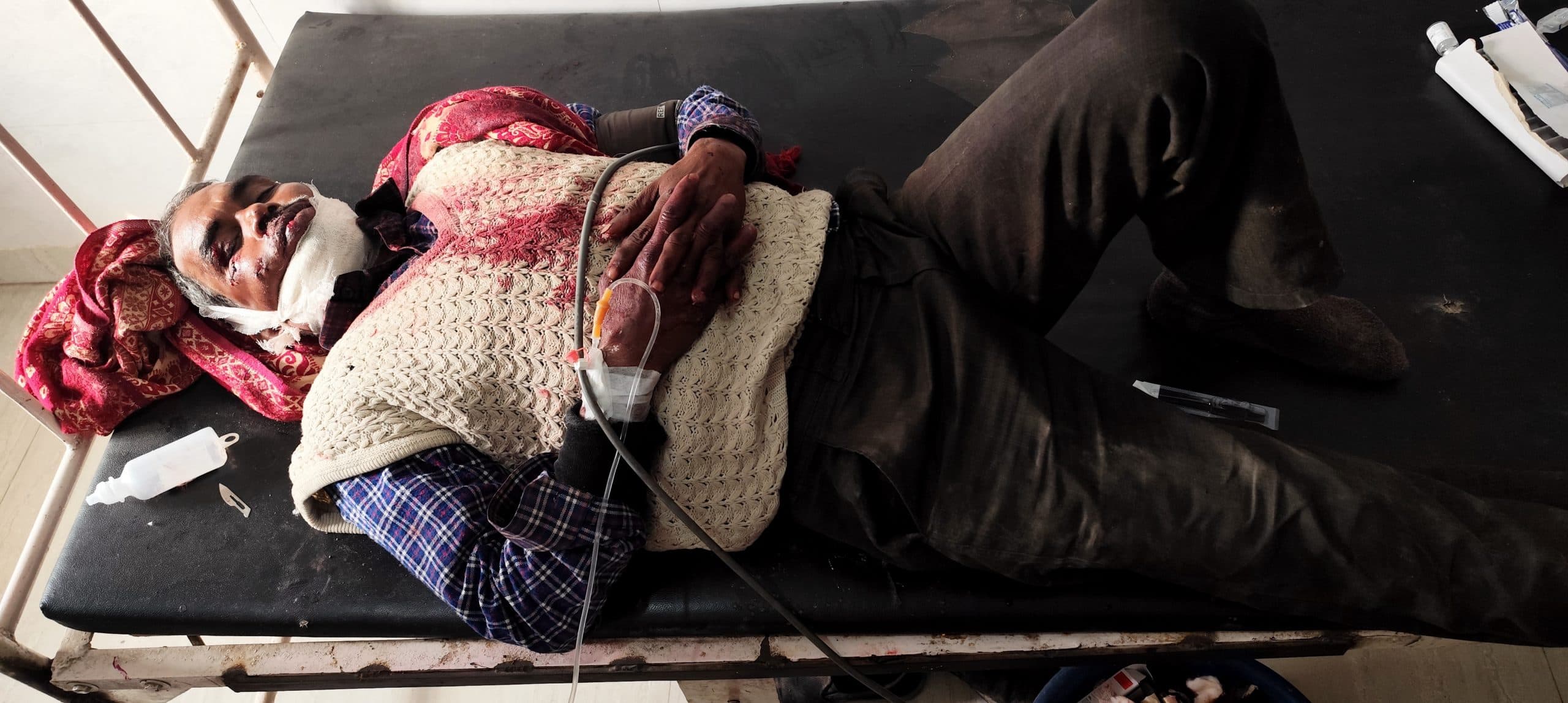 कोहरे के कारण टकरायीं 10 गाड़ियां, छह घायल