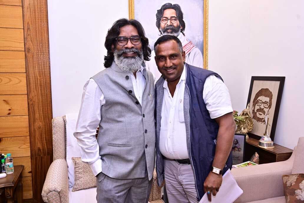 Jamshedpur news. जमशेदपुर की विभिन्न समस्याओं के समाधान के लिए सीएम से मिले पूर्व मंत्री बन्ना गुप्ता