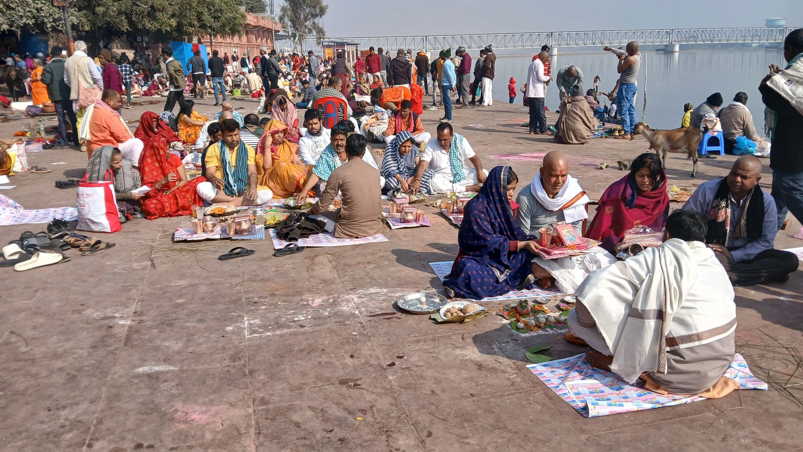 Gaya News : पितरों के उद्धार के लिए श्रद्धालुओं ने किया पिंडदान