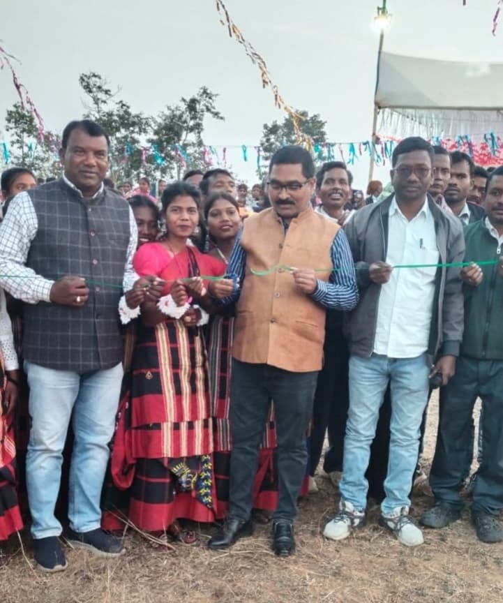 Bokaro News : कसमार के त्रियोनाला में धूमधाम से हुई मड़ई जातरा पूजा