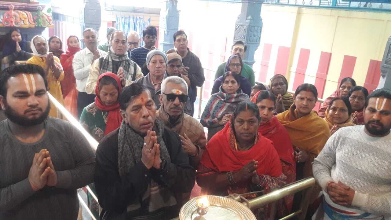 ranchi news : मौनी अमावस्या पर रांची के मंदिरों में विशेष पूजा के लिए भीड़ जुटी