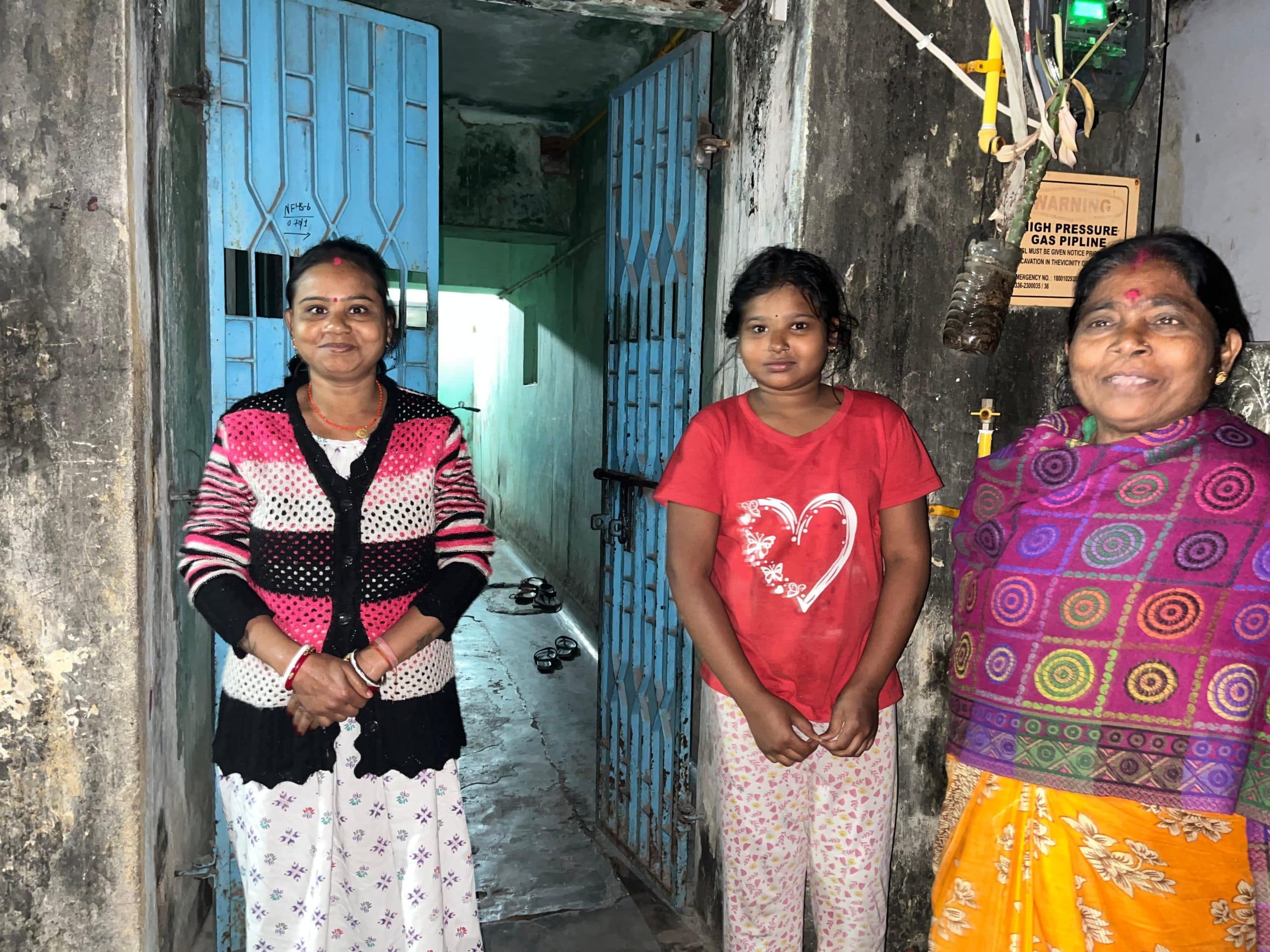 Dhanbad News : महाकुंभ के हादसे में धनबाद के आधा दर्जन लोगों की बची जान