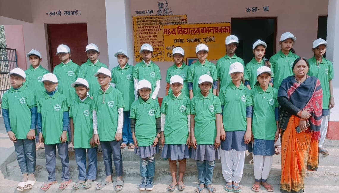 इको क्लब के छात्रों को दिलायी शपथ