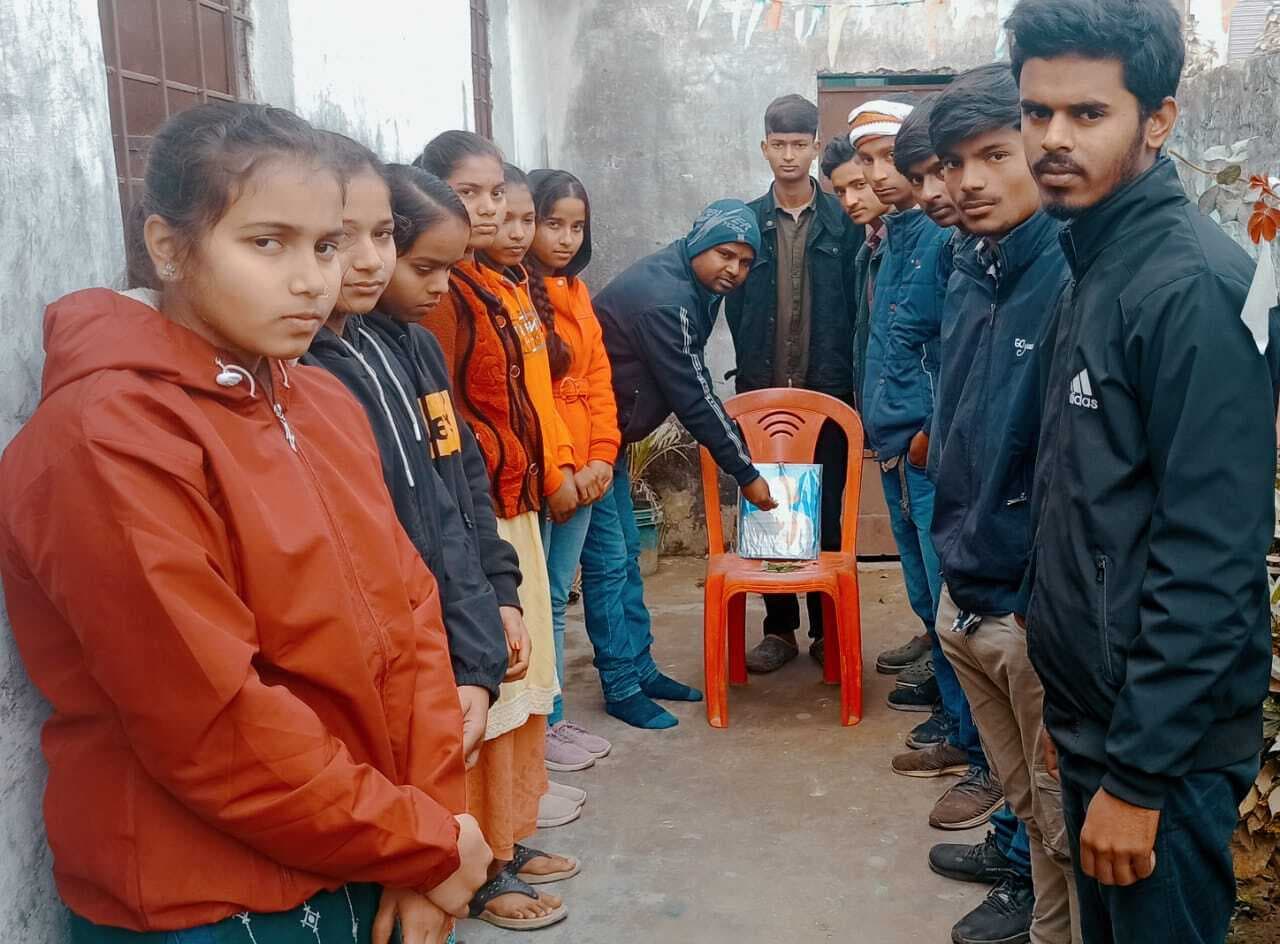 गांधी अतीत के होते हुए भी भविष्य के हैं महानायक