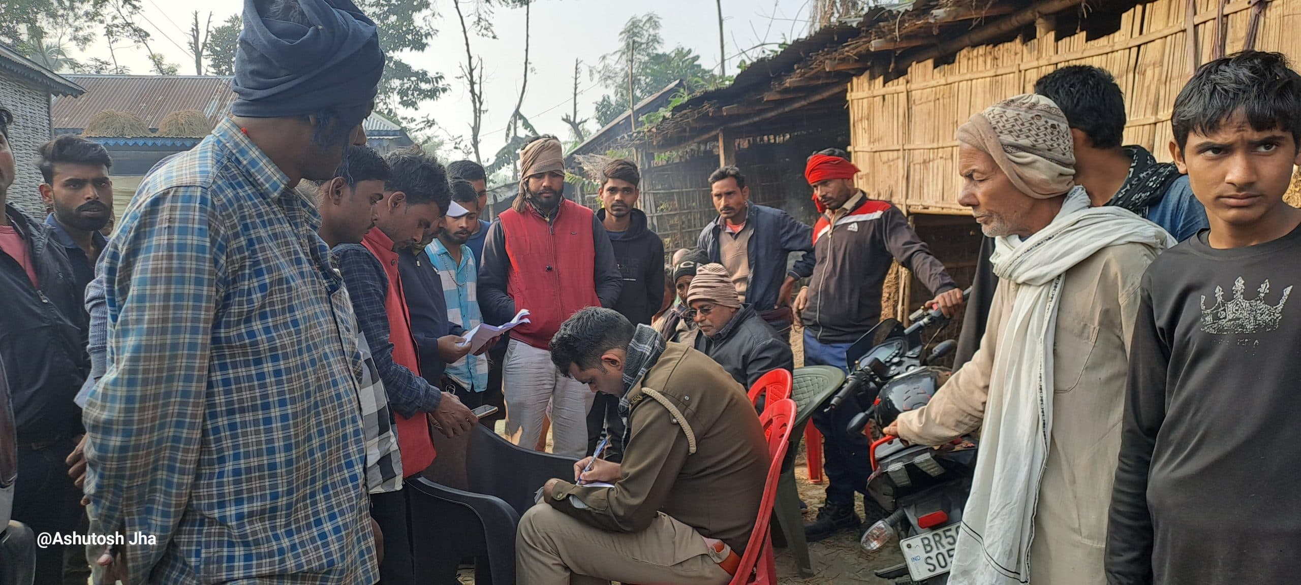 प्रयागराज से गुलाबी देवी का शव पहुंचा गांव, परिजनों में कोहराम