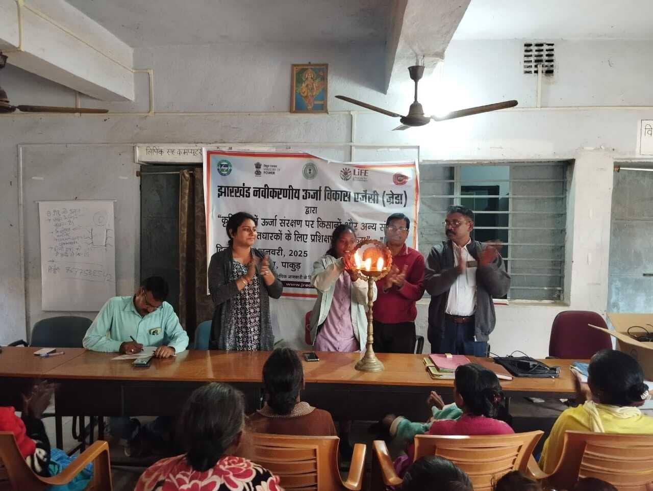 किसानों को दी गयी ऊर्जा के महत्व की जानकारी