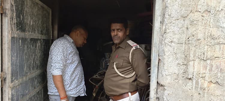 टेंट के गोदाम में चोरी, जांच में जुटी पुलिस