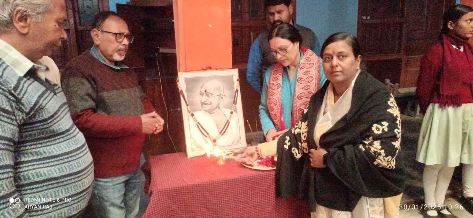 अहिंसा दिवस पर राष्ट्रपिता महात्मा गांधी को दी गयी भावपूर्ण श्रद्धाजंलि