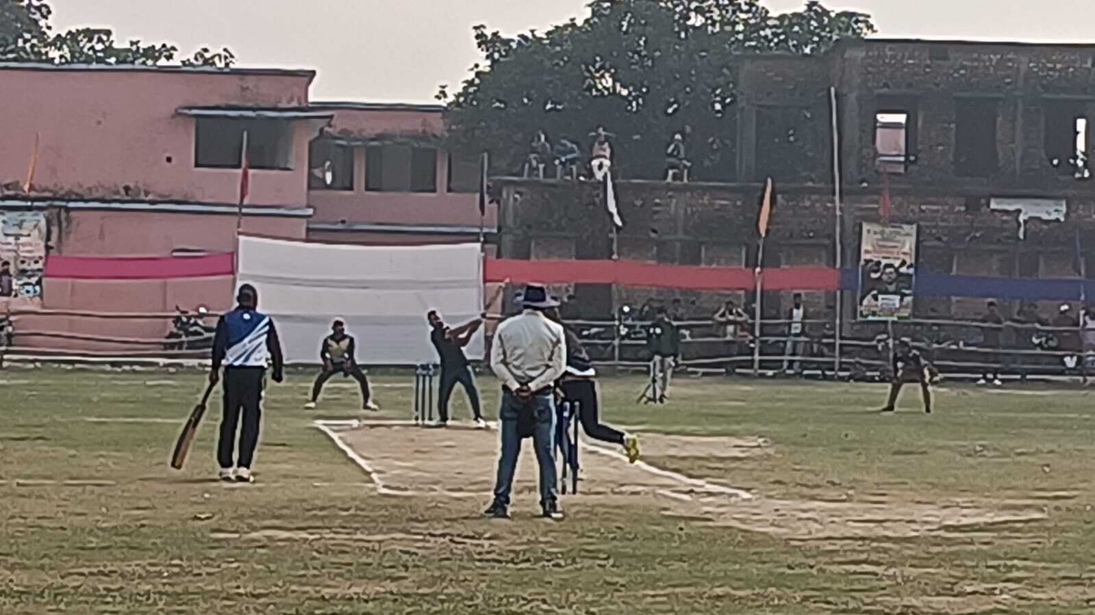 गुलाबबाग की टीम को कमाती की टीम ने एक विकेट से हराया