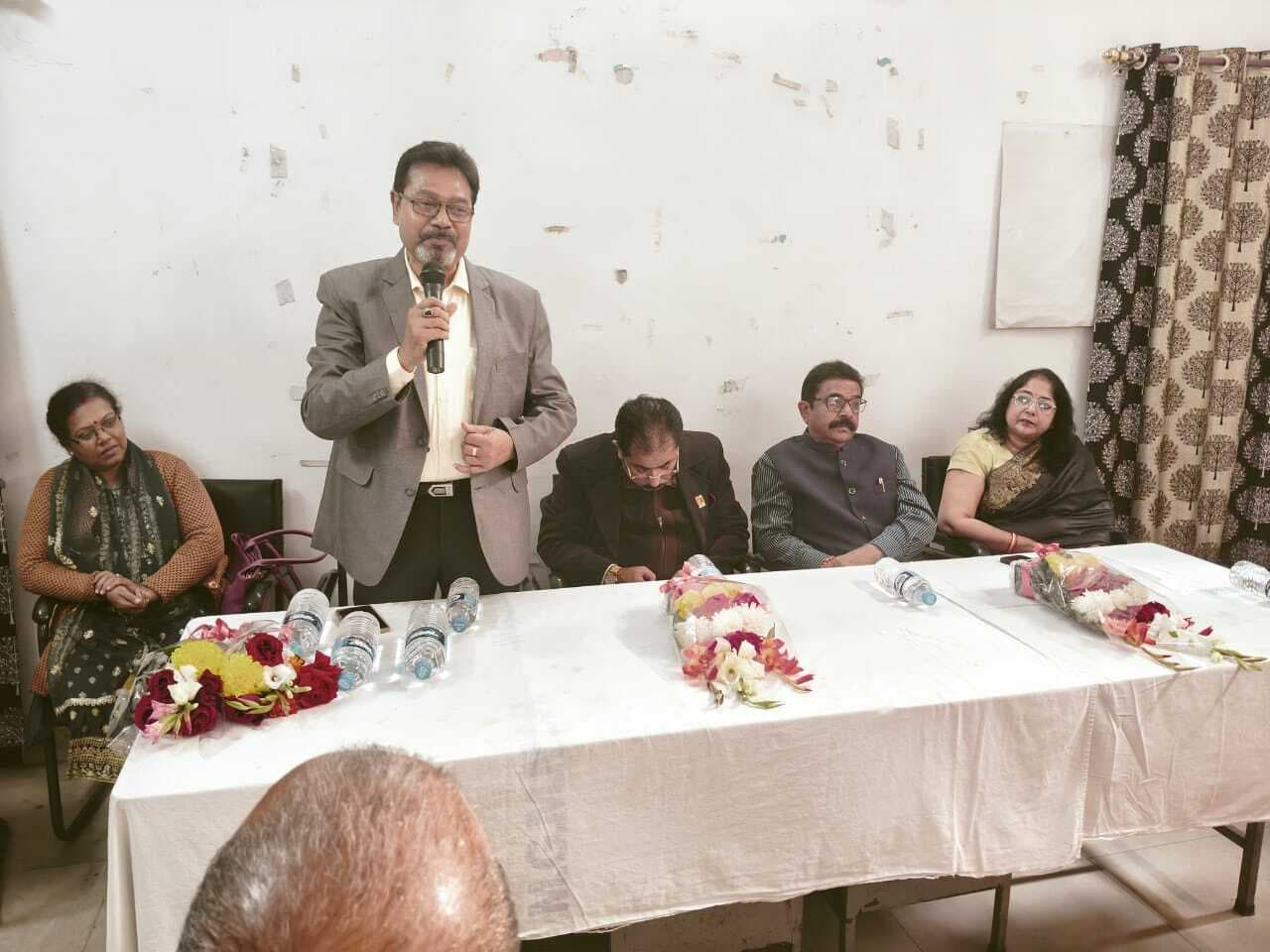 Jamshedpur news. पूर्व सिविल सर्जन डॉ एके लाल को दी गयी विदाई