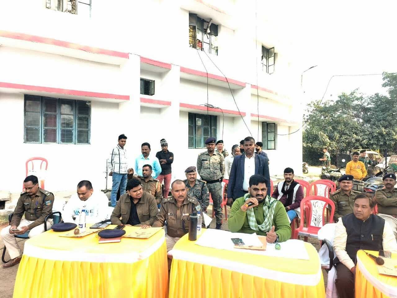 Deoghar news : शांतिपूर्वक माहौल में मनायें सरस्वती पूजा, पंडालों में न बजायें अश्लील गाने : मंत्री हफीजुल