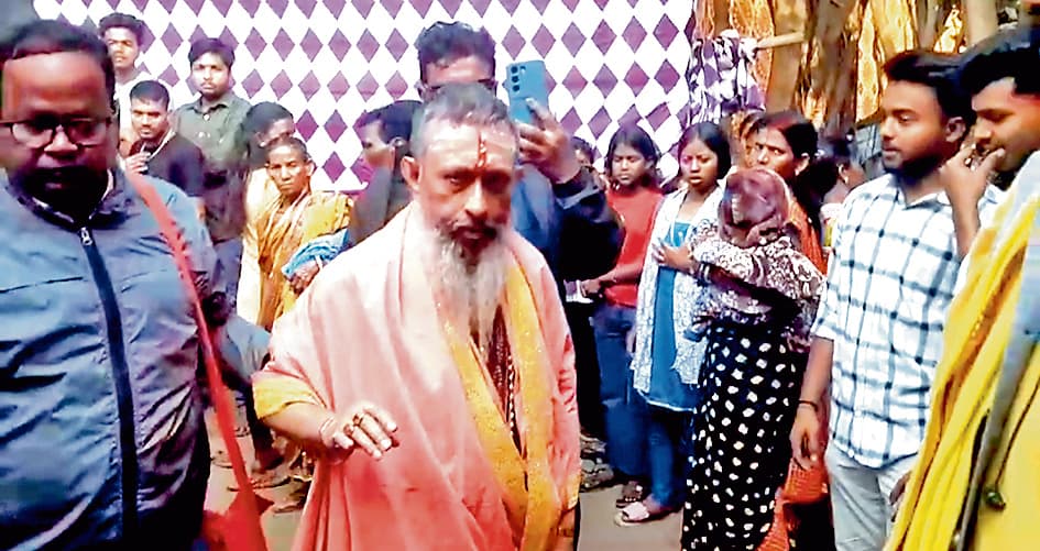 रानीगंज : हनुमान मंदिर की वार्षिकी पर भंडारे में उमड़े हजारों भक्त