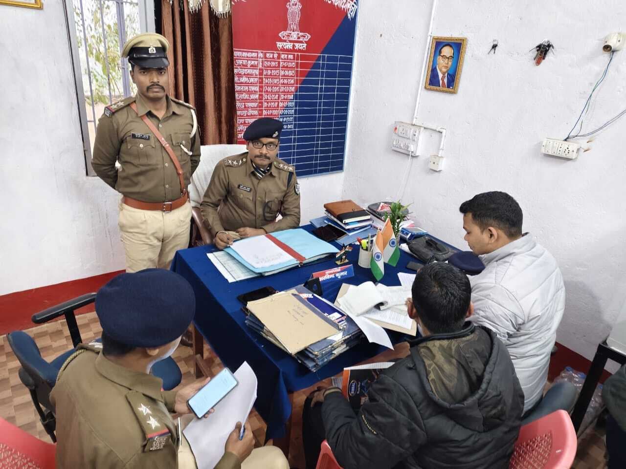 Madhubani News : एसडीपीओ ने किया साहरघाट थाने का किया निरीक्षण