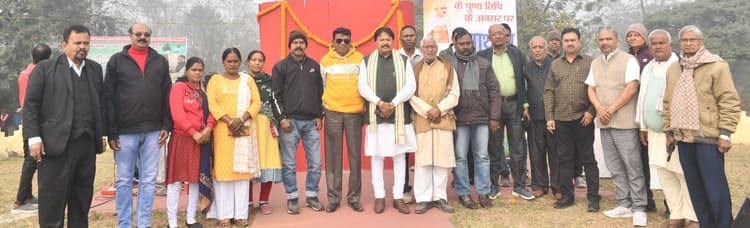 Bokaro News : सत्य व अहिंसा के प्रतीक थे राष्ट्रपिता महात्मा गांधी