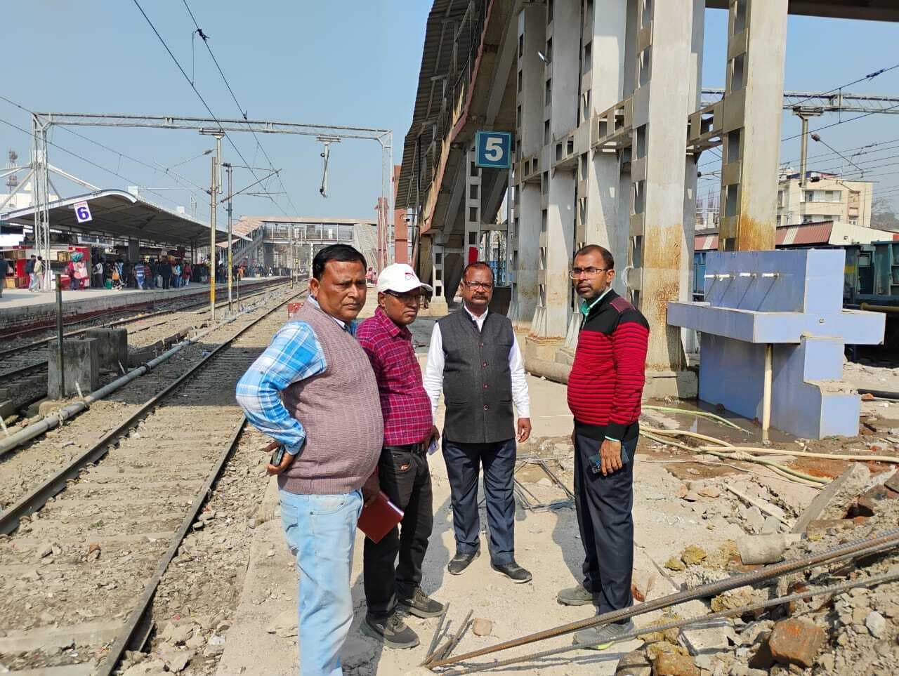 Gaya News  : गया जंक्शन पर कॉनकोर्स बनाने के लिए पिलर की ढलाई शुरू