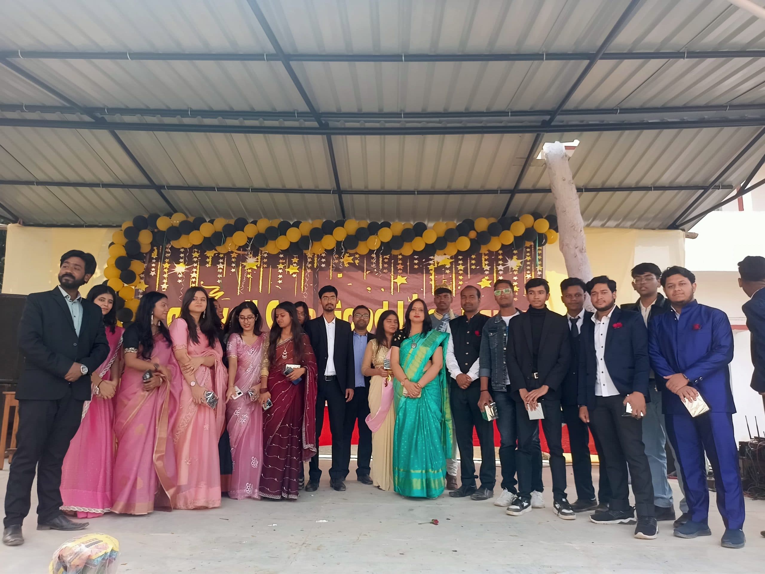 डीपीएस के 10वीं व 12वीं के छात्र-छात्राओं को दी गयी विदाई