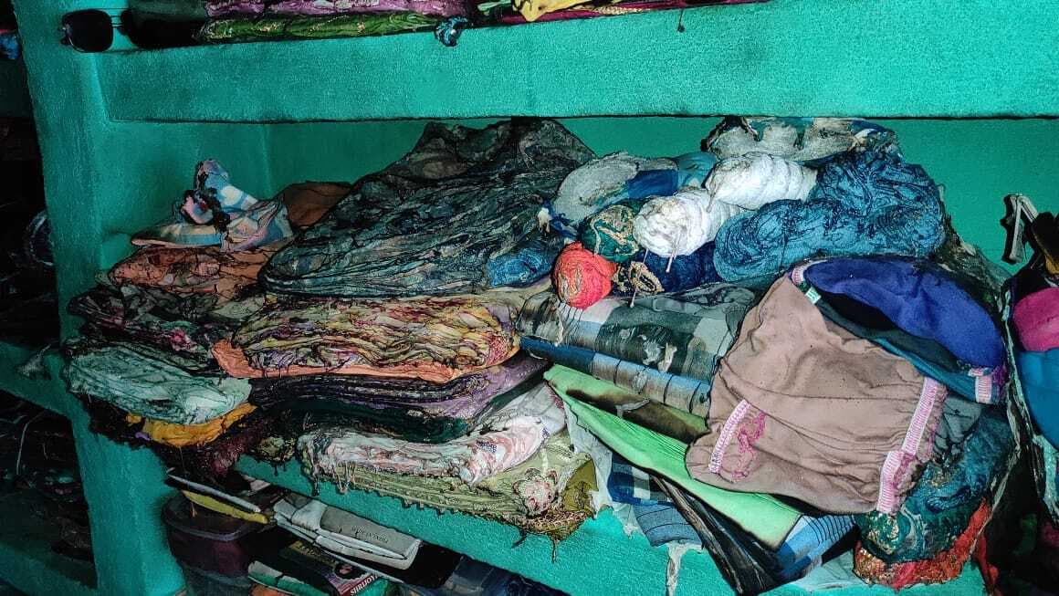 दुकान में लगी आग, नकदी सहित तीन लाख का सामान जलकर राख