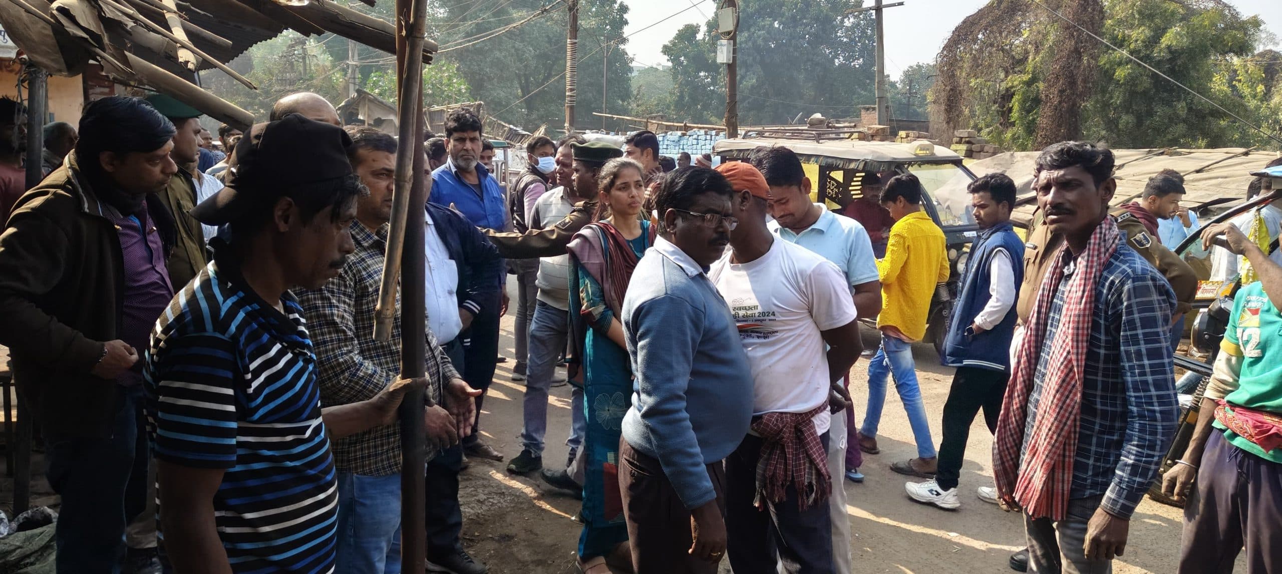 अतिक्रमण पर चला नप का डंडा, 35 सौ रुपये वसूला जुर्माना