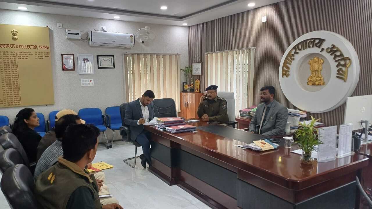 नेपाल से सटे चेकपोस्ट पर चलाएं जांच अभियान : डीएम