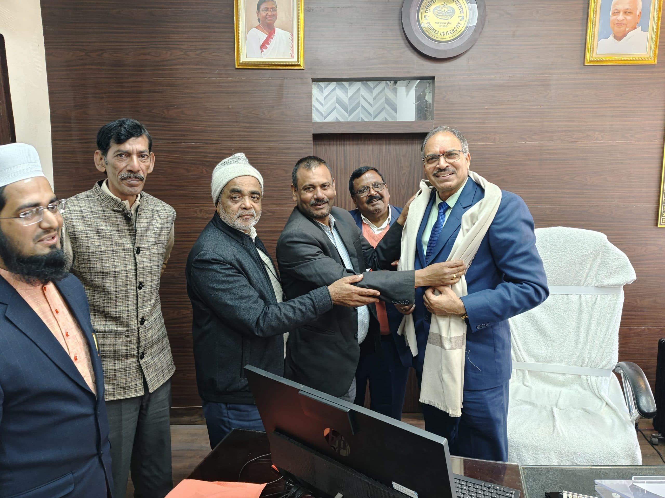 कुलपति प्रो विवेकानंद सिंह का सम्बद्ध डिग्री कॉलेज के प्रधानाचार्य संघ ने किया अभिनंदन