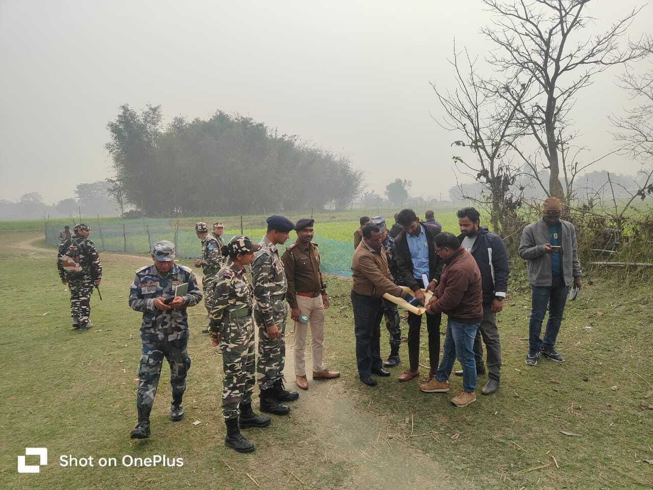 भारत-नेपाल की टीम कर रही नो मेंस लैंड की मापी
