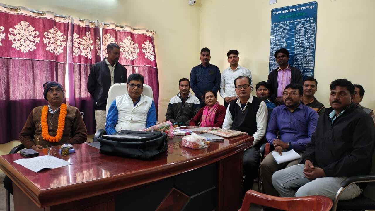 सीओ व सीआइ ने हल्का कर्मचारी को दी विदाई