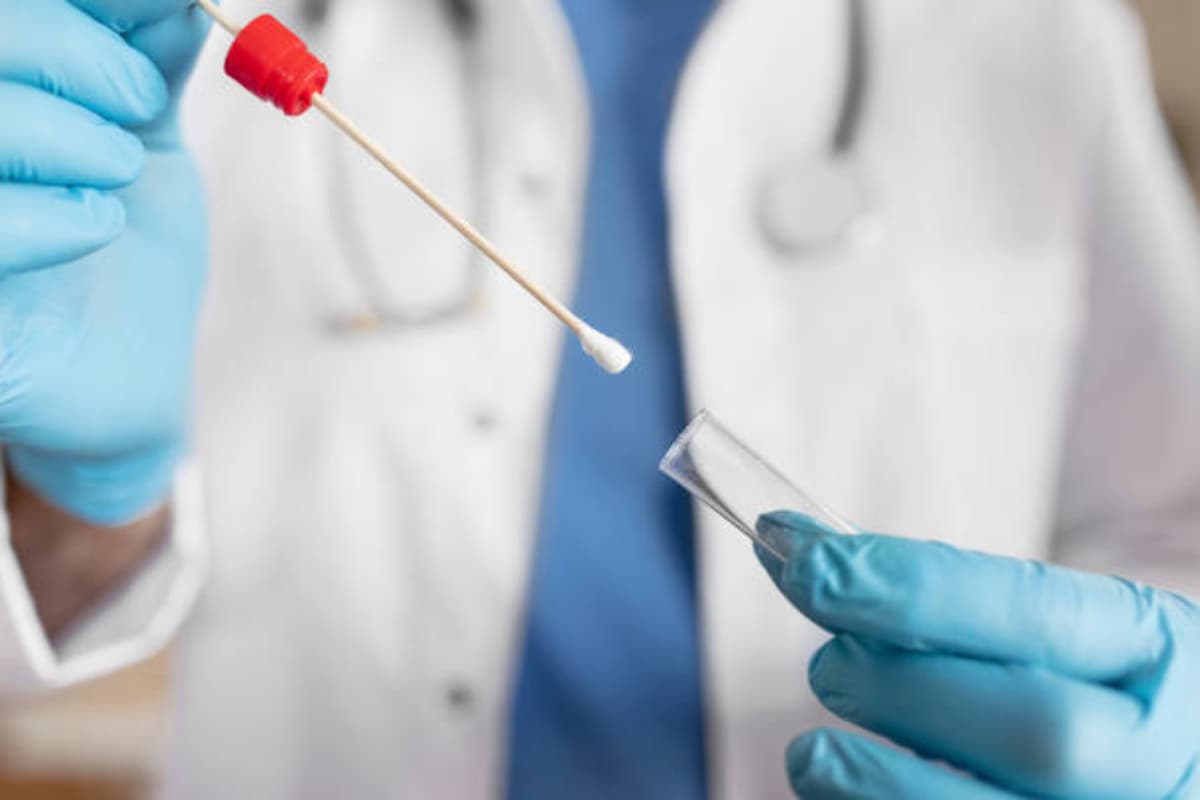 चीन के बाद अब भारत पर भी मंडराया एचएमपीवी वायरस का खतरा, जानें क्या है ...