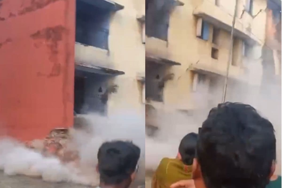 झारखंड में 'ताश के पत्तों की तरह' भरभरा कर गिरी बिल्डिंग, बाल-बाल बचे लोग, पेड़ के नीचे गुजार रहे रात, देखें Video
