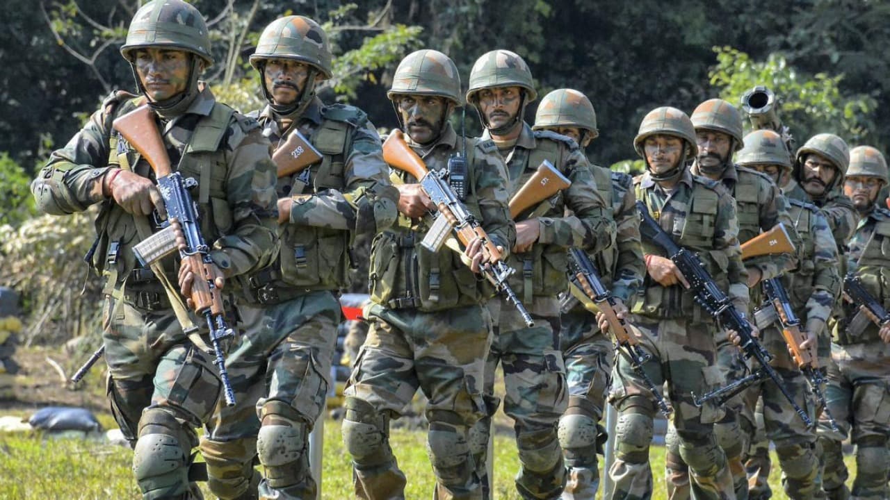 Indian Army Day Quotes 2025 : इस तरह भेजें आर्मी डे की हार्दिक शुभकामनाएं