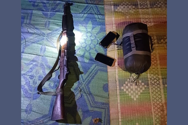 लातेहार के सेमरटांड़ जंगल में मुठभेड़, जेजेएमपी उग्रवादी को लगी गोली, रिम्स रेफर